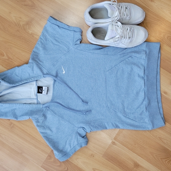 Nike Tops - Nike Dri-Fit Short Sleeve Pullover Hoodie